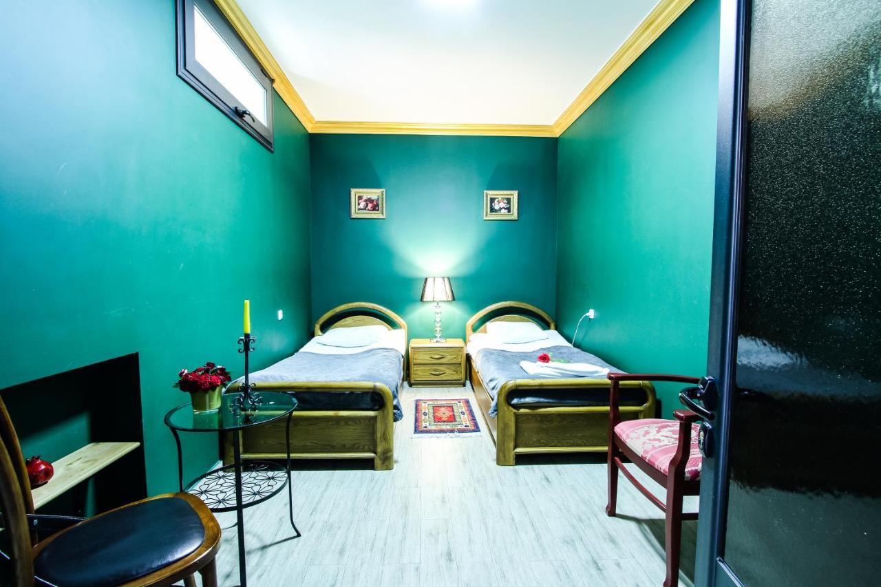 Mga Hostel & Tours Yerevan Exterior photo
