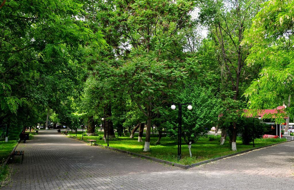 Mga Hostel & Tours Yerevan Exterior photo