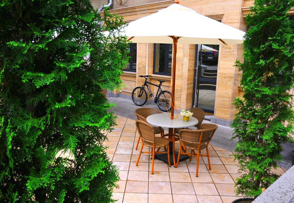 Mga Hostel & Tours Yerevan Exterior photo