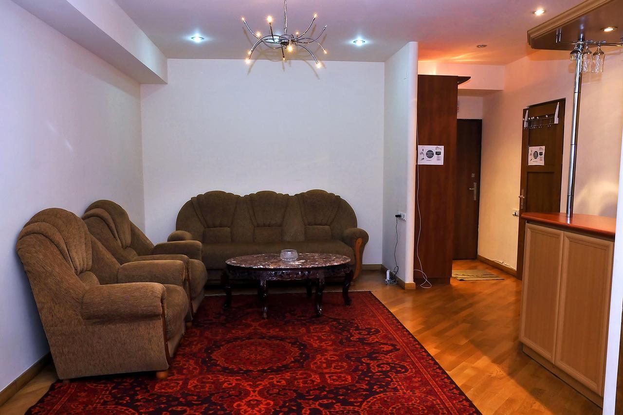 Mga Hostel & Tours Yerevan Exterior photo