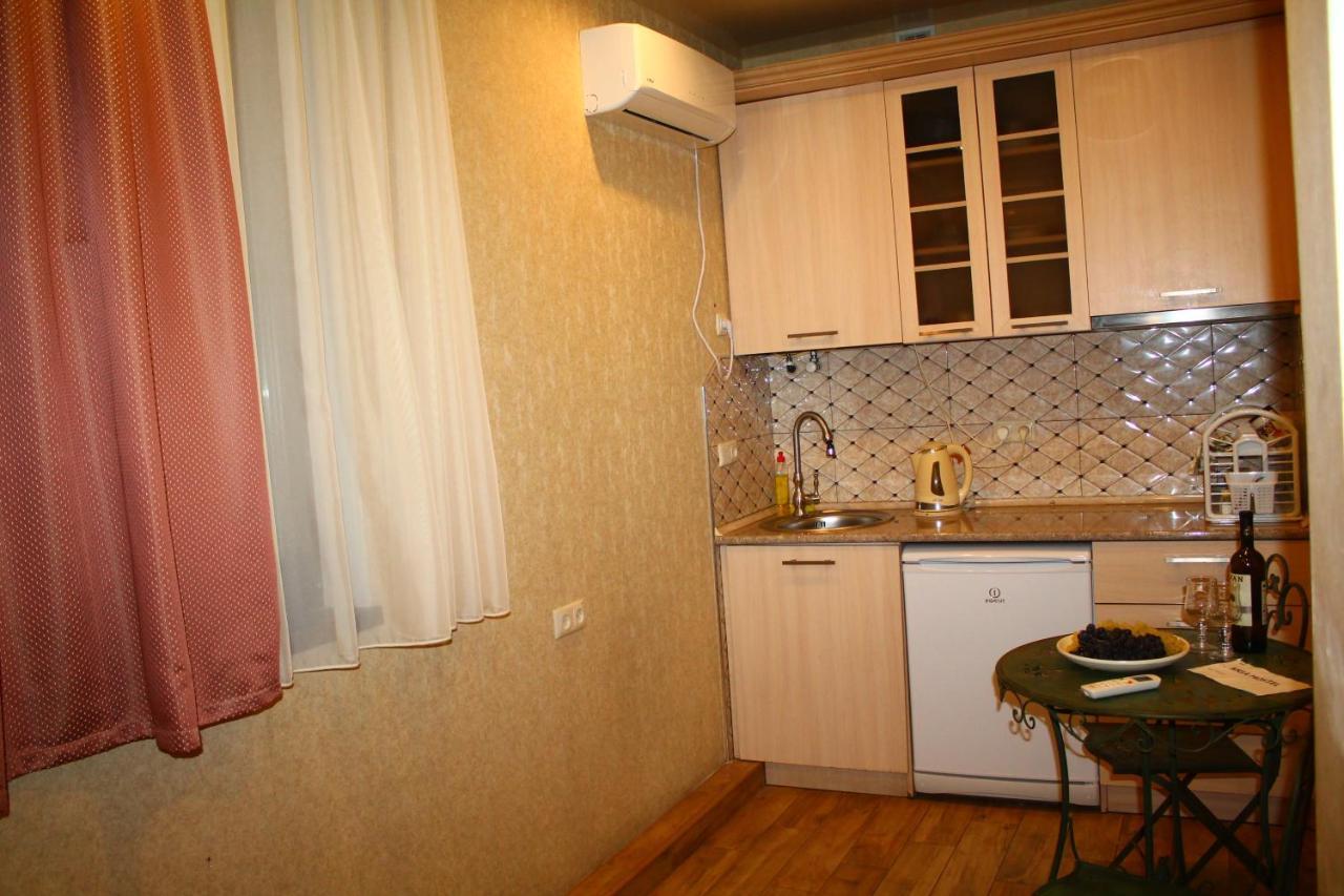 Mga Hostel & Tours Yerevan Exterior photo