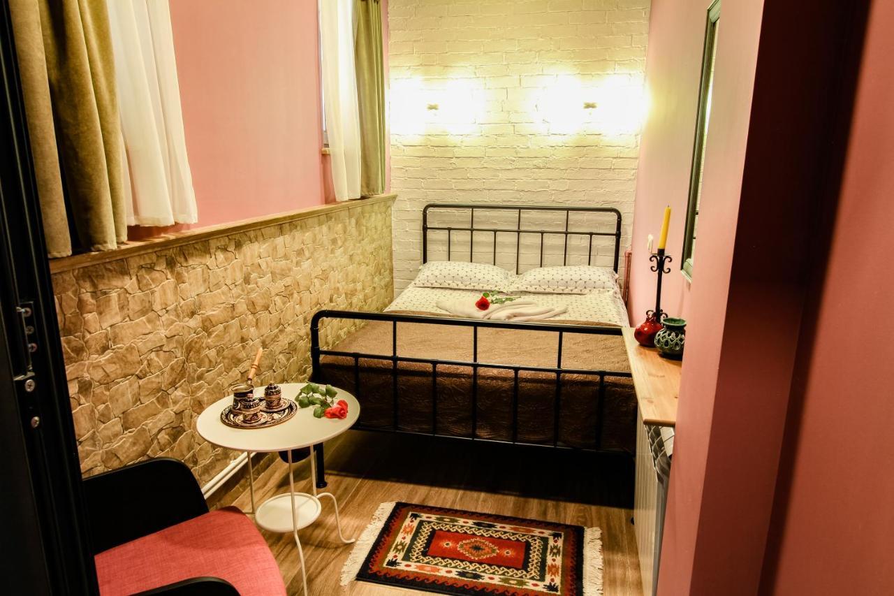 Mga Hostel & Tours Yerevan Exterior photo